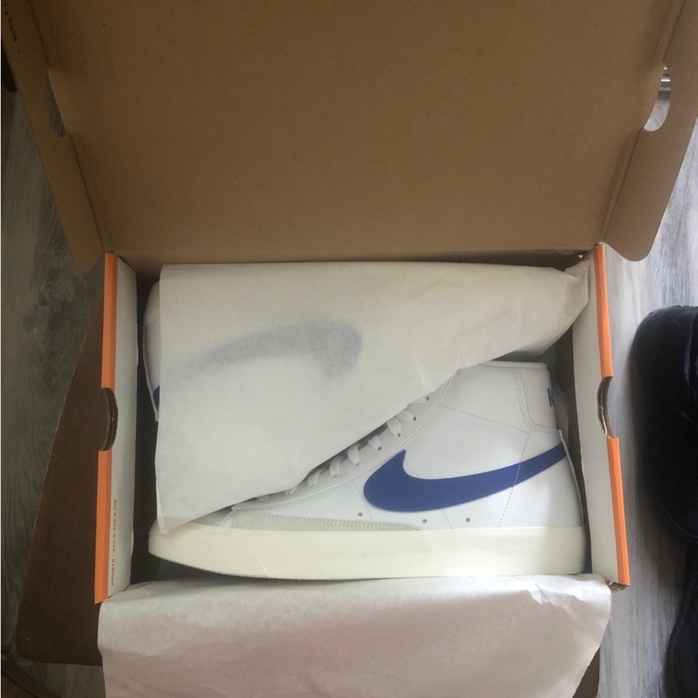 Nike Men's White and Blue High-Top Mid 77 Vintage Blazer Hightops